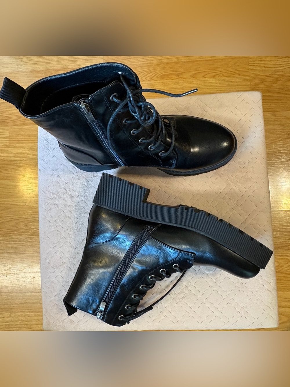 Dirty Laundry Black faux leather Lace-Up & zip up Combat Boots size 10/41M